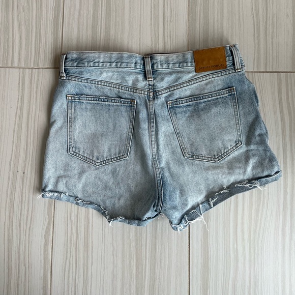 Denim Forum The Farrah Cheeky Short. - Picture 6 of 7